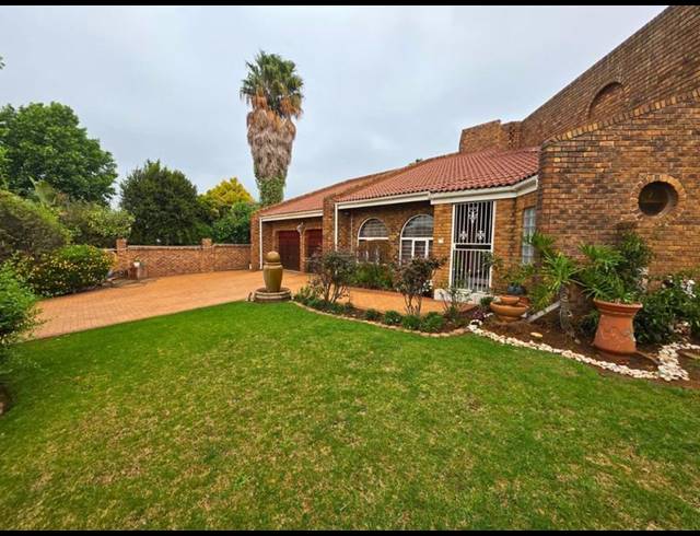 4 BEDROOM HOUSE FOR SALE IN GLEN MARAIS